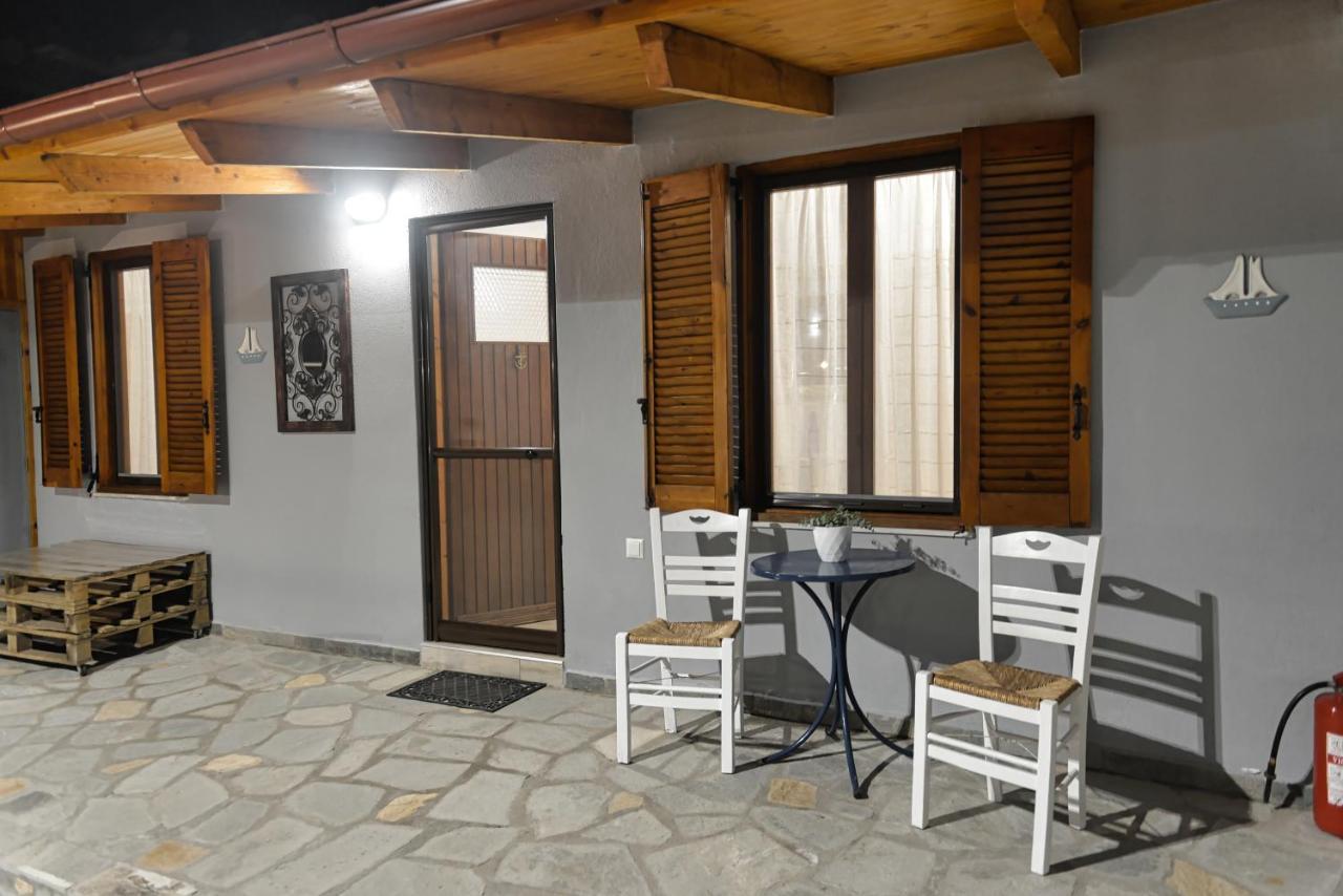 Ferienwohnung Waterfront Studio Nea Iraklitsa Exterior foto