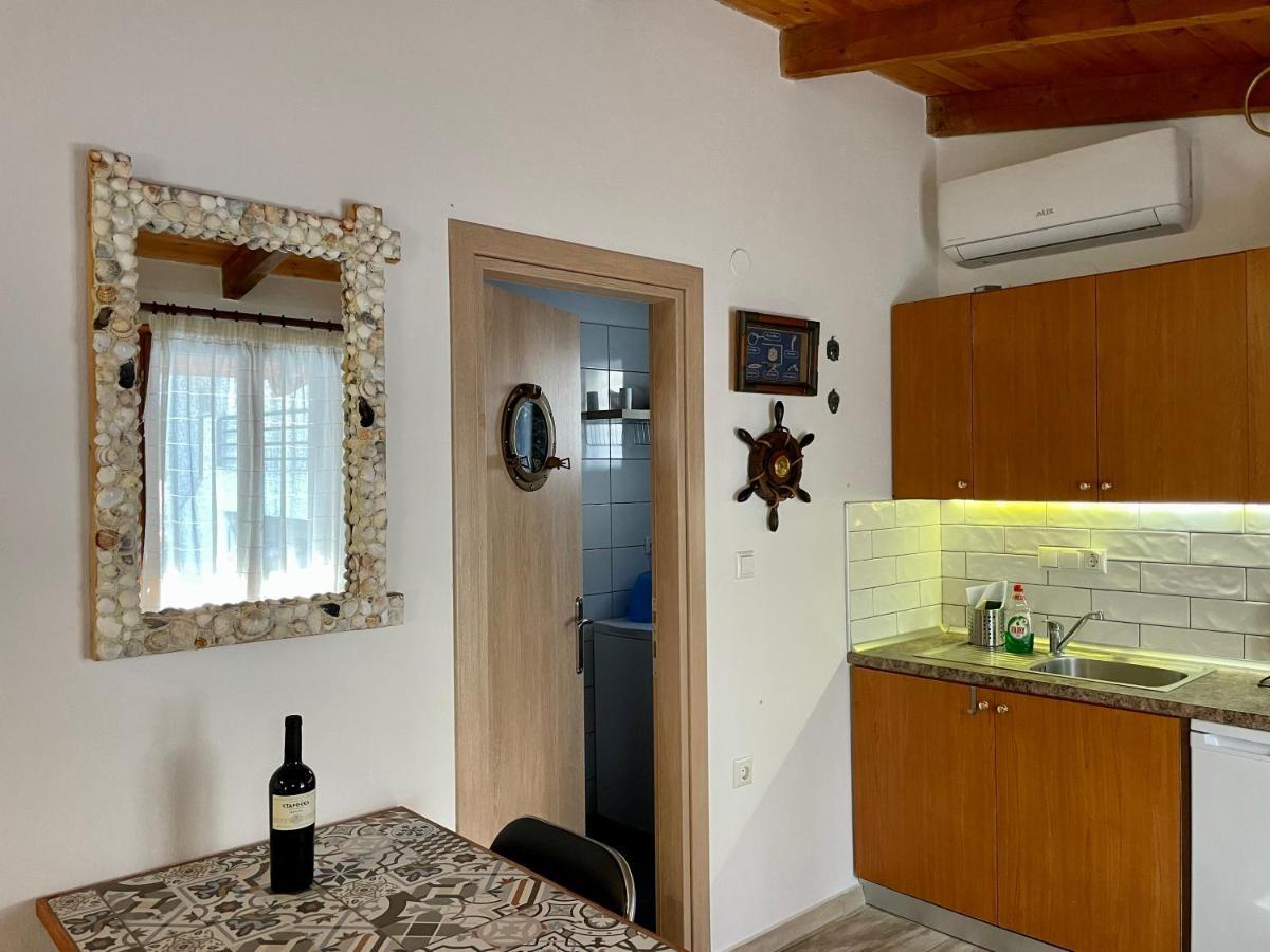 Ferienwohnung Waterfront Studio Nea Iraklitsa Exterior foto